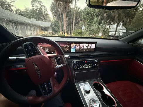 Used 2025 Genesis GV80 3.5T image 6