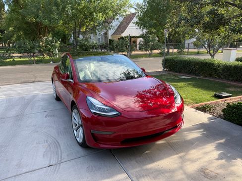 Used 2020 Tesla Model 3 Standard Range Plus RWD image 2