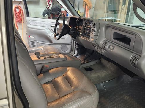 Used 2000 Chevrolet Silverado 3500 4x4 Extended Cab image 15