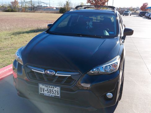 Used 2021 Subaru Crosstrek 2.0i Premium image 11