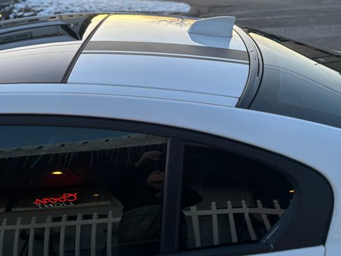 Used 2019 Jaguar XE Premium image 5