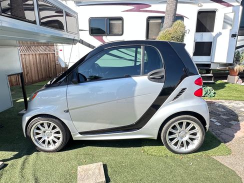 Used 2014 smart fortwo pure RWD image 1