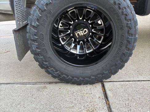 Used 2023 GMC Sierra 3500 Denali image 9