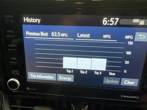 Used 2022 Toyota Corolla LE FWD image 17