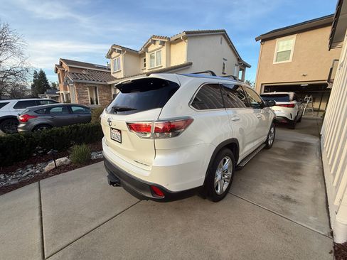 Used 2014 Toyota Highlander Limited image 8