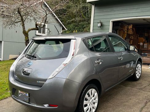 Used 2017 Nissan Leaf S w/ Charge Package image 4