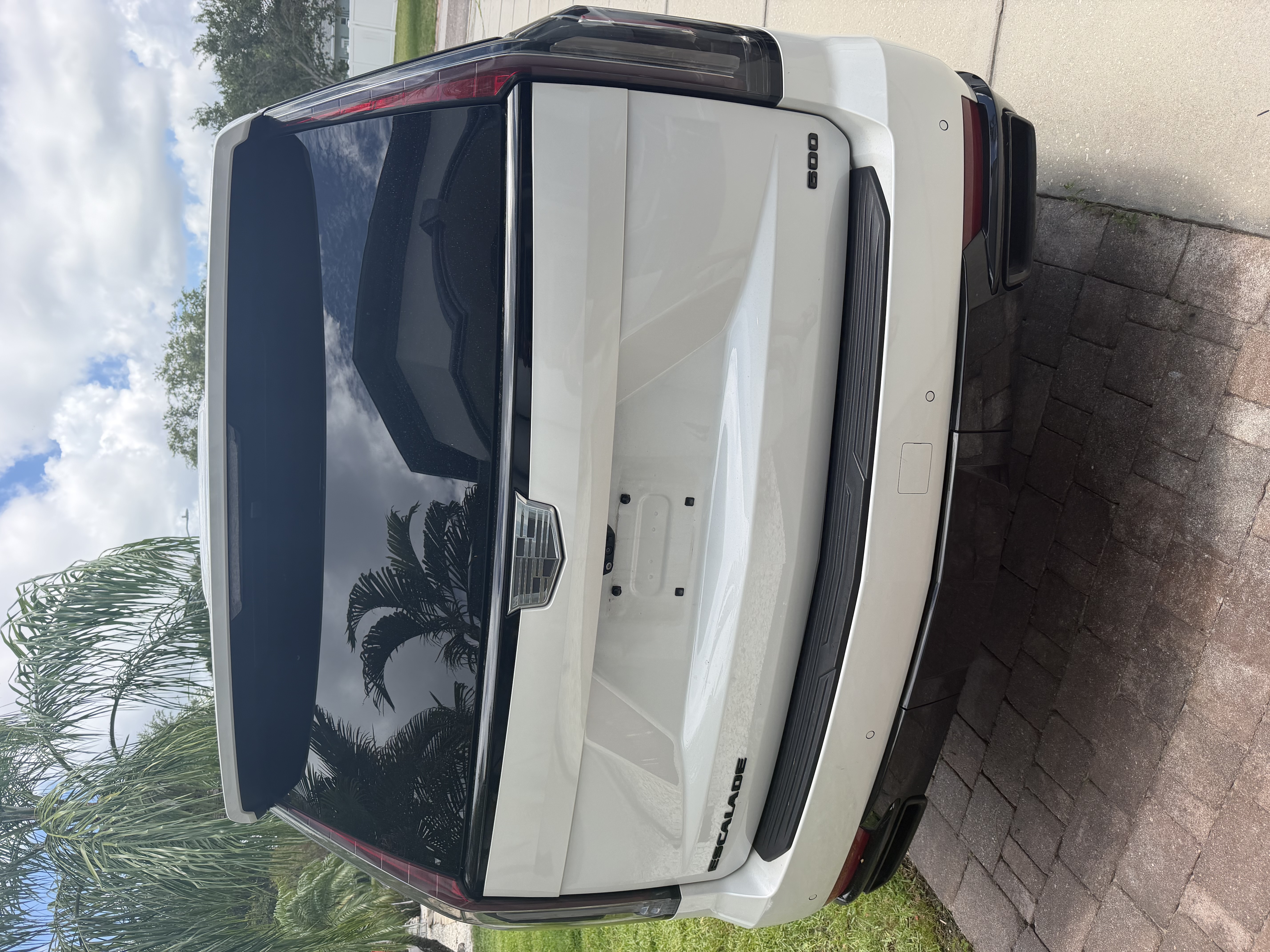 Used 2022 Cadillac Escalade ESV Sport Platinum w/ Heavy-Duty Trailer Package AWD/4WD image 5