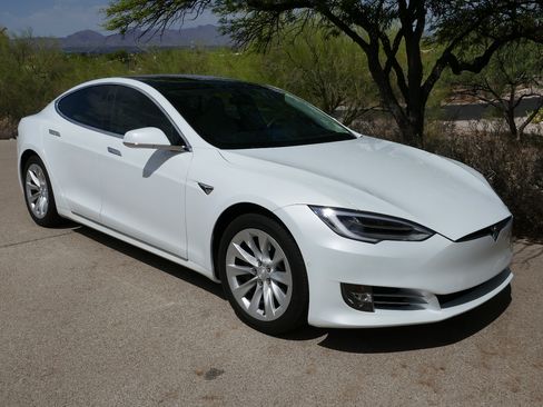 Used 2018 Tesla Model S 75D AWD/4WD image 10