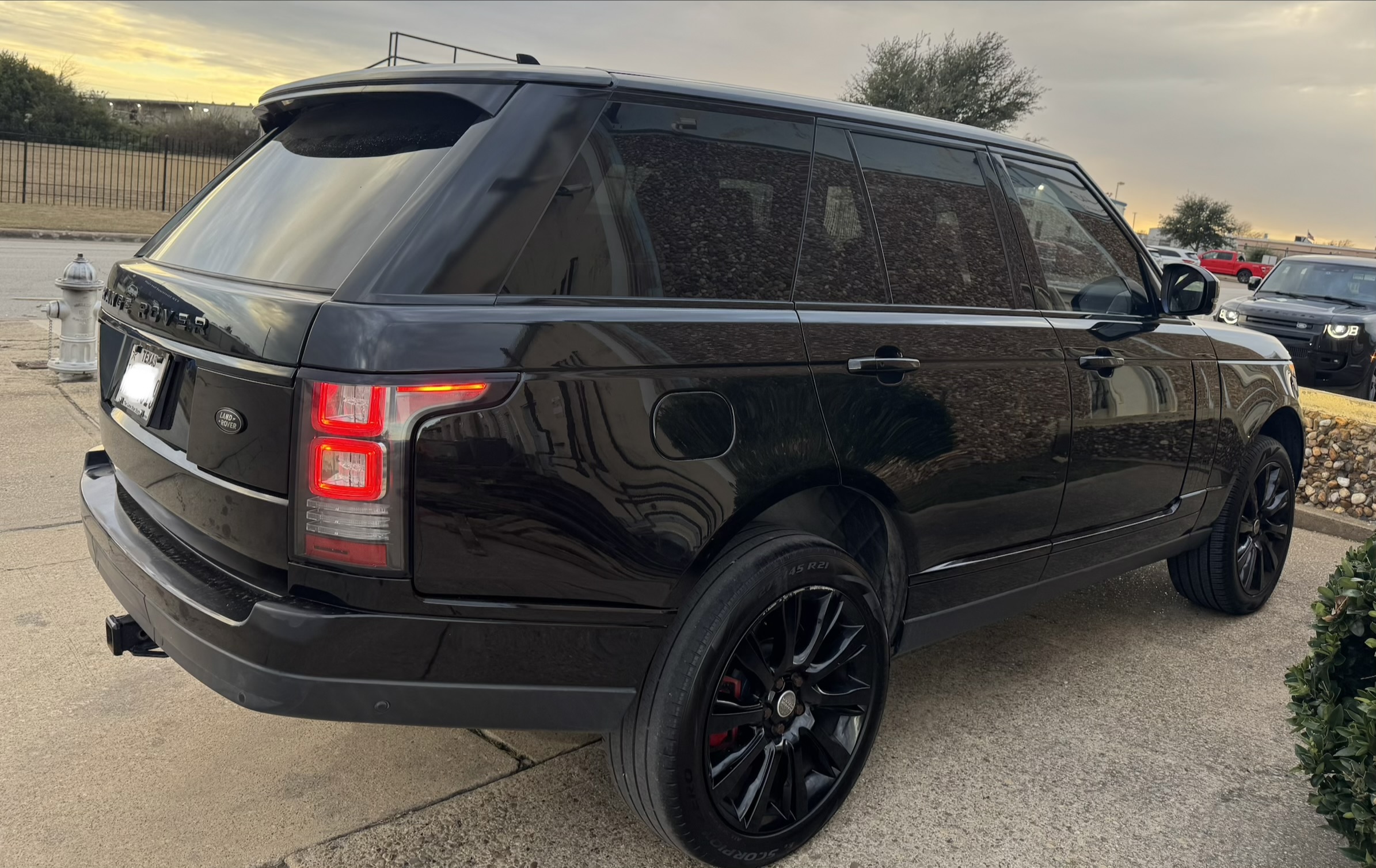 Used 2016 Land Rover Range Rover Supercharged AWD/4WD image 2