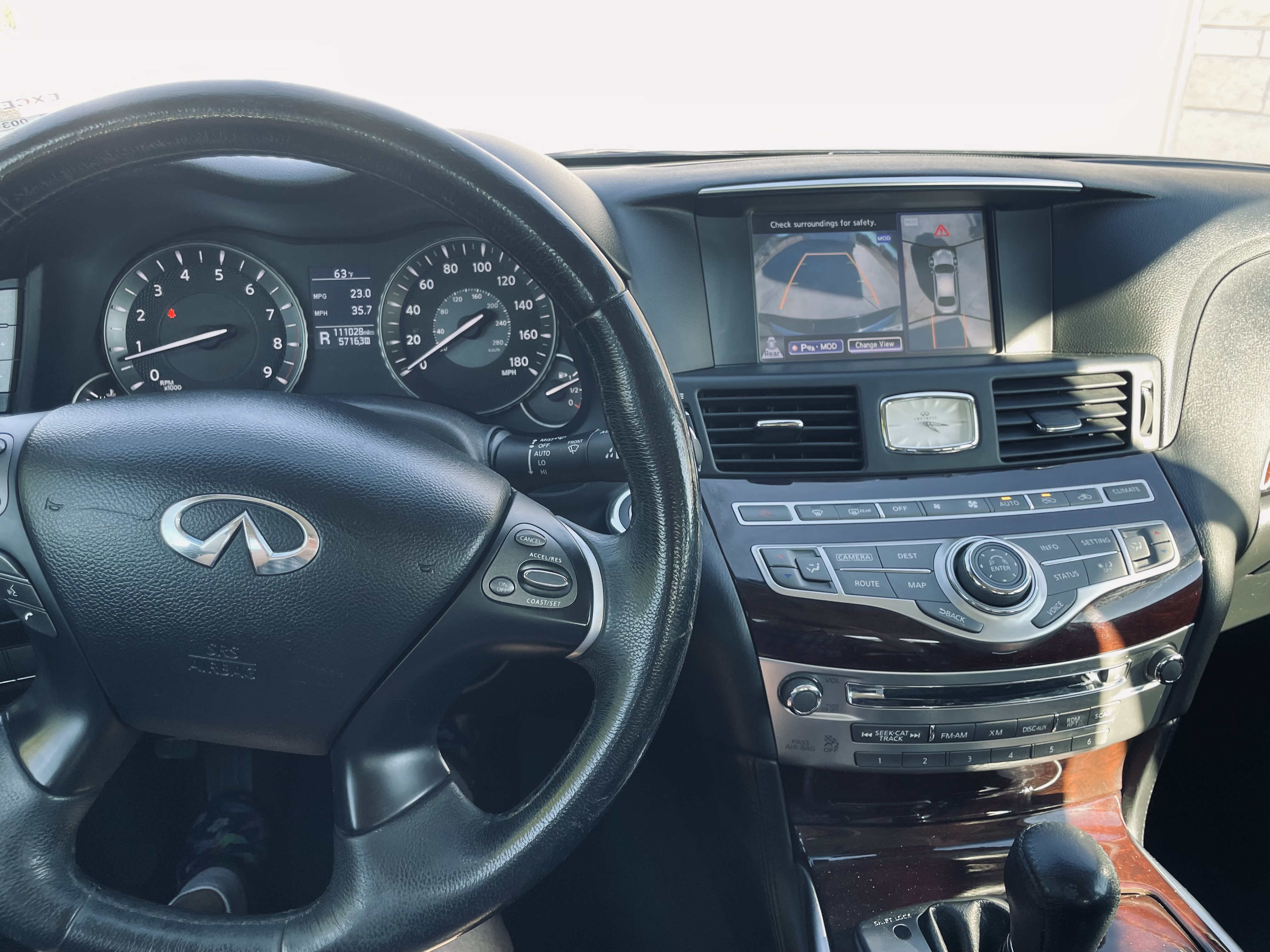 Used 2015 INFINITI Q70 3.7 RWD image 11