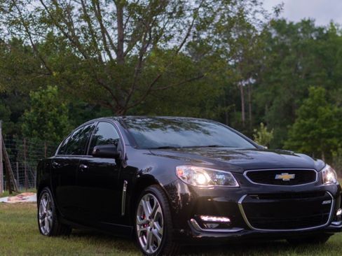 Used 2017 Chevrolet SS RWD image 6