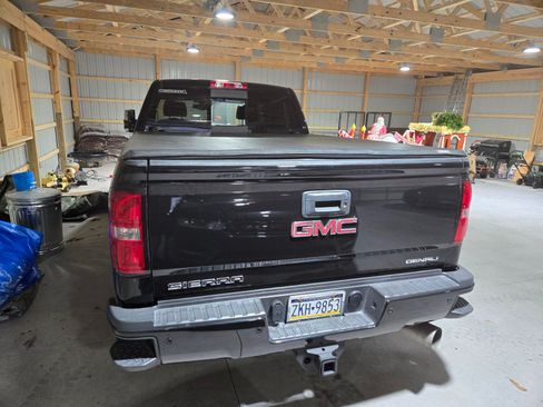 Used 2017 GMC Sierra 3500 Denali w/ Duramax Plus Package image 8