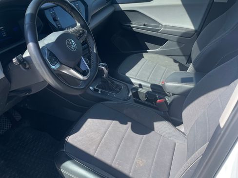 Used 2022 Volkswagen Taos SE image 5