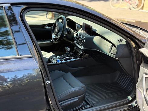 Used 2023 Kia Stinger GT-Line image 11