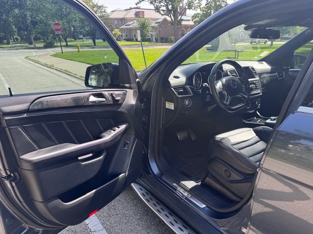 Used 2012 Mercedes-Benz ML 63 AMG 4MATIC image 10