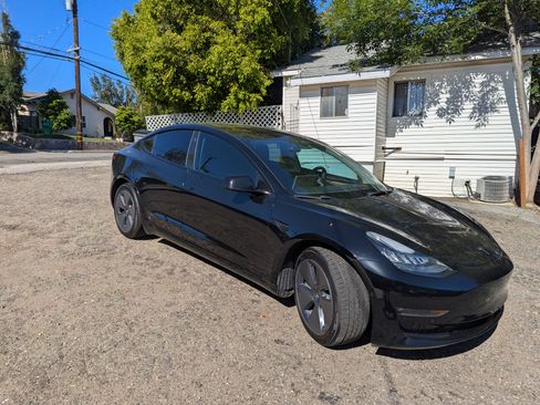 Used 2022 Tesla Model 3 Long Range image 2