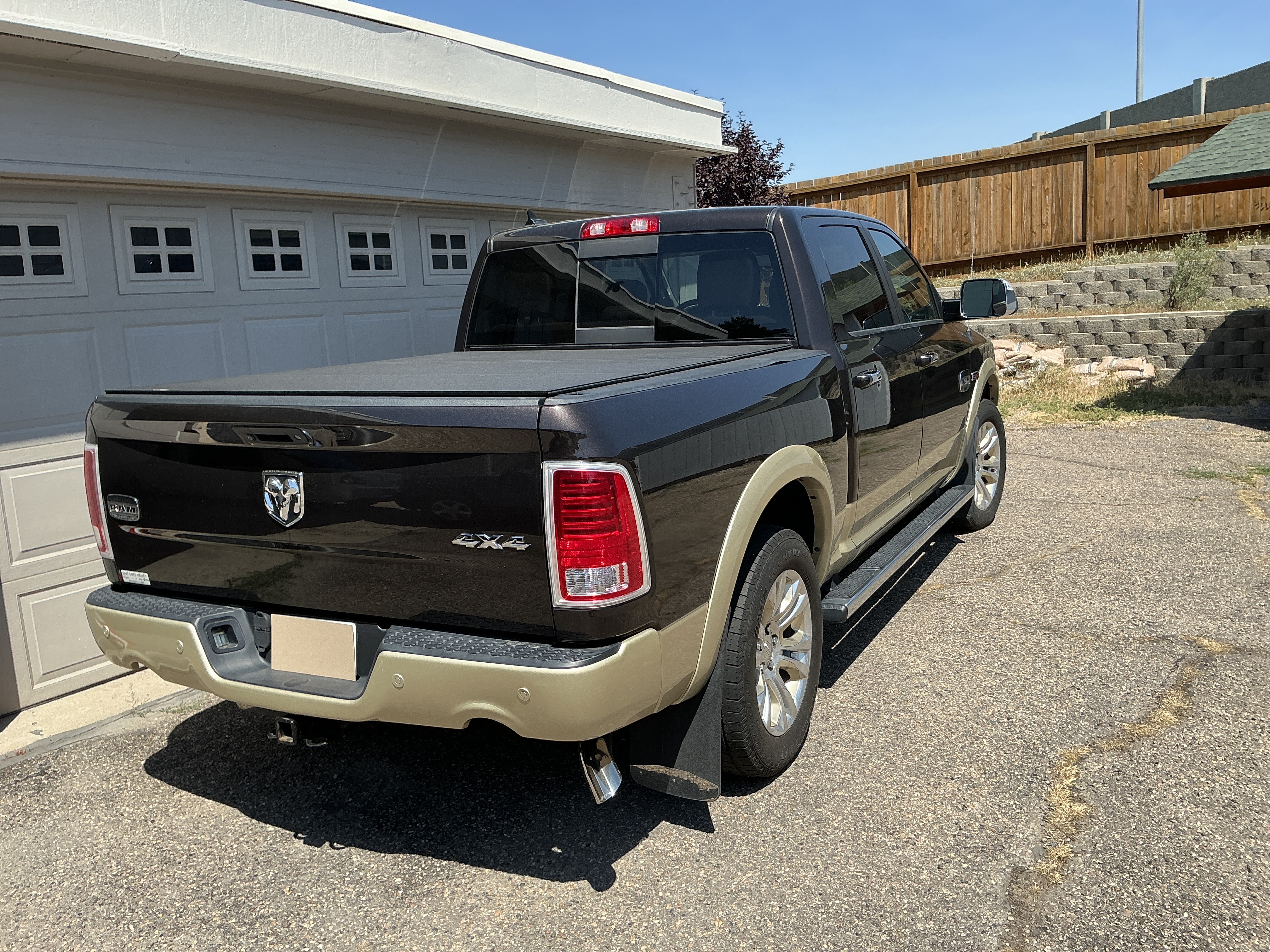 Used 2016 RAM 1500 Laramie Longhorn w/ Convenience Group AWD/4WD image 2