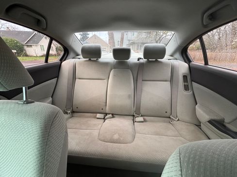 Used 2012 Honda Civic Hybrid Sedan image 4