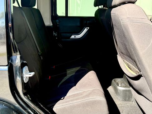 Used 2013 Jeep Wrangler Unlimited Sahara w/ Connectivity Group image 14