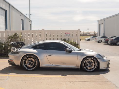 Used 2022 Porsche 911 GT3 image 2