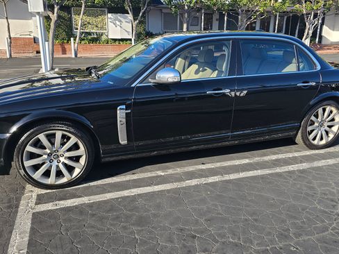 Used 2008 Jaguar XJ8 L image 8