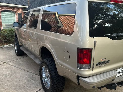 Used 2004 Ford Excursion Limited AWD/4WD image 4