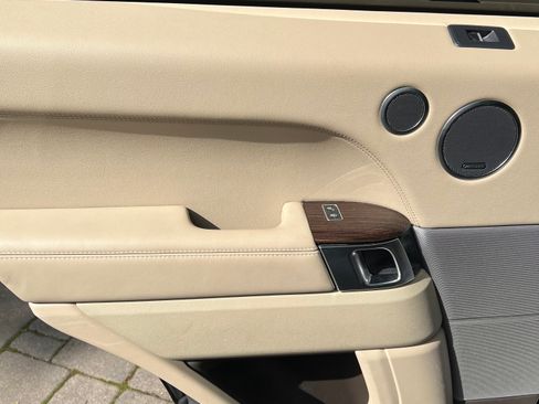 Used 2014 Land Rover Range Rover Sport HSE image 4