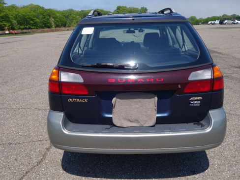 Used 2002 Subaru Outback Wagon AWD/4WD image 2