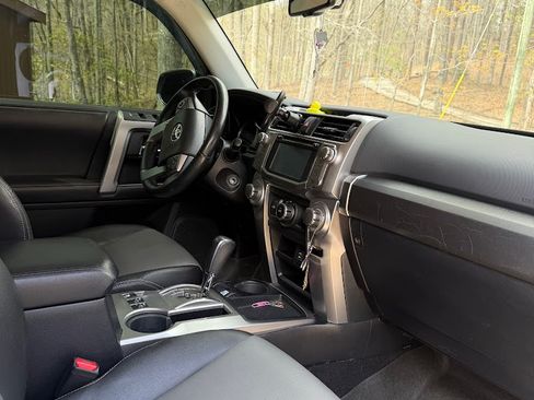 Used 2015 Toyota 4Runner SR5 Premium image 16