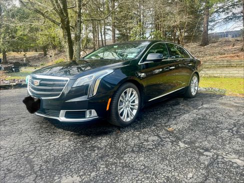 Used 2018 Cadillac XTS Luxury FWD image 2