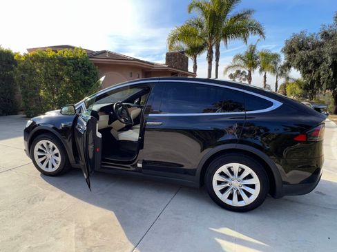 Used 2021 Tesla Model X Long Range image 5