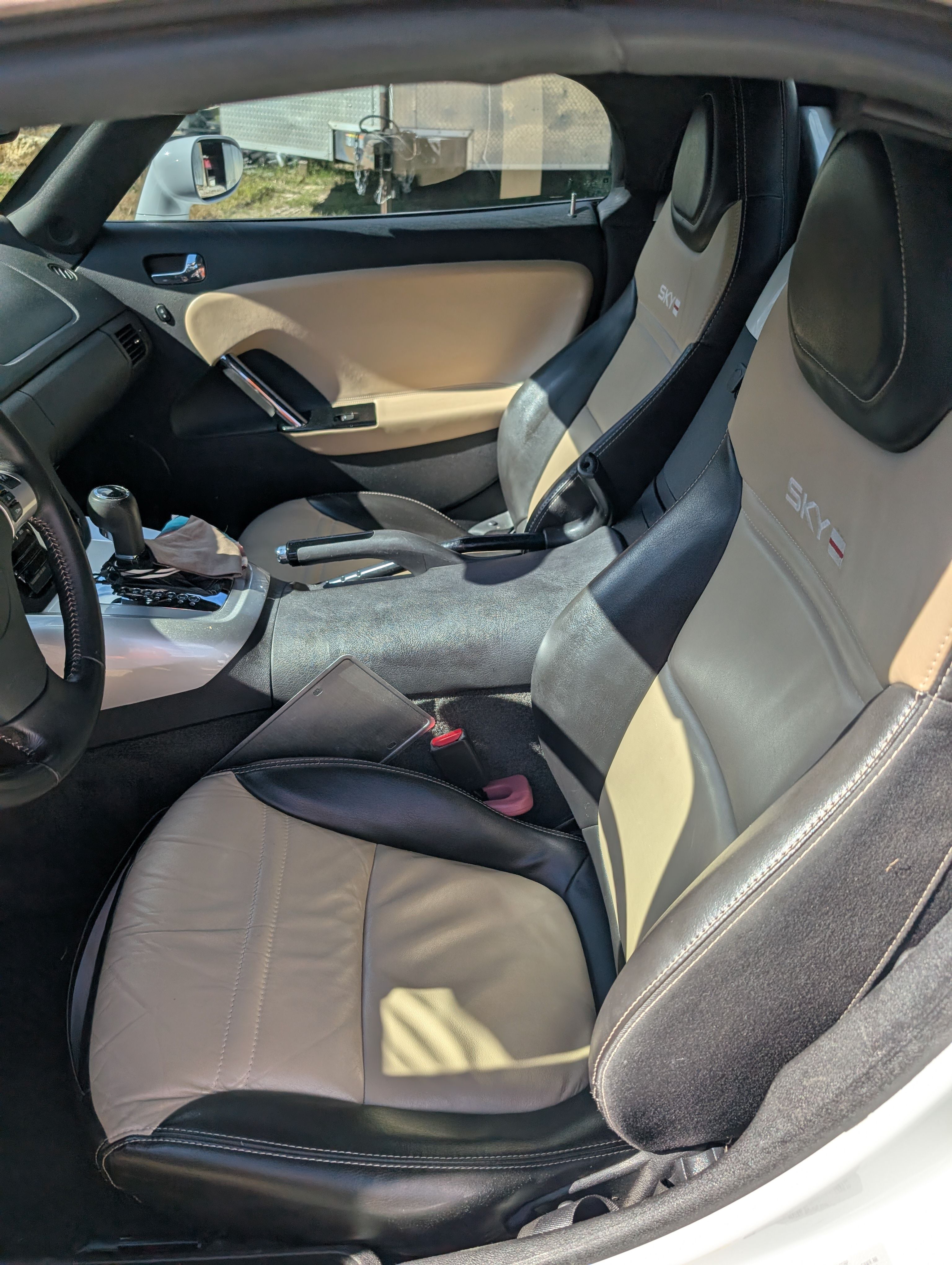 Used 2009 Saturn Sky Red Line RWD image 8