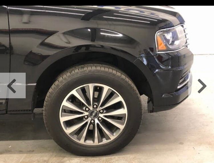 Used 2017 Lincoln Navigator L Select RWD image 16