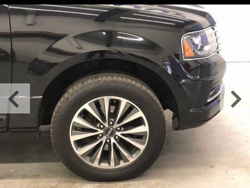 Used 2017 Lincoln Navigator L Select RWD image 16