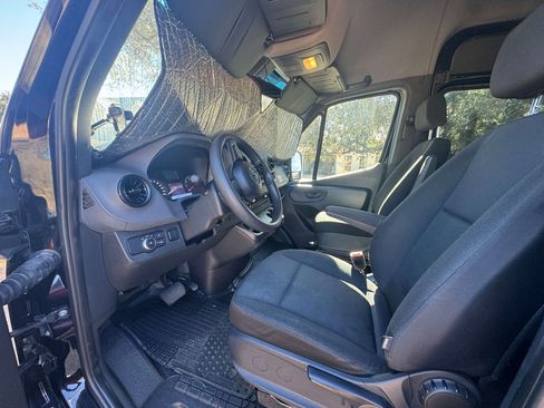 Used 2019 Mercedes-Benz Sprinter 1500 image 13