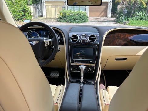 Used 2016 Bentley Flying Spur V8 image 13