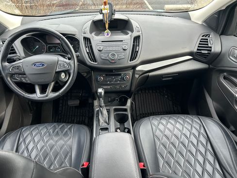 Used 2017 Ford Escape SE w/ SE Sport Appearance Package image 10