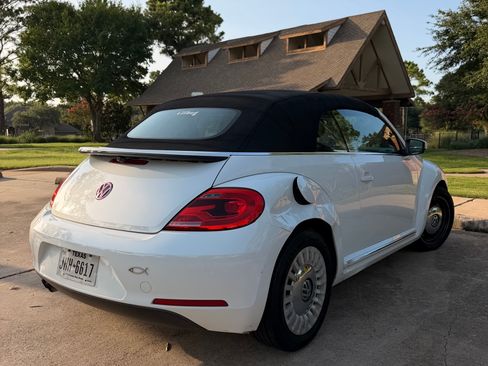 Used 2015 Volkswagen Beetle 1.8T FWD image 5