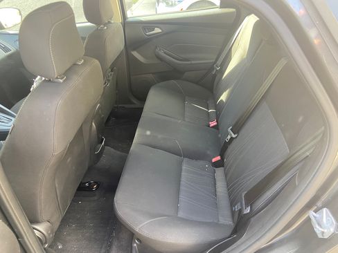 Used 2018 Ford Focus SE image 4