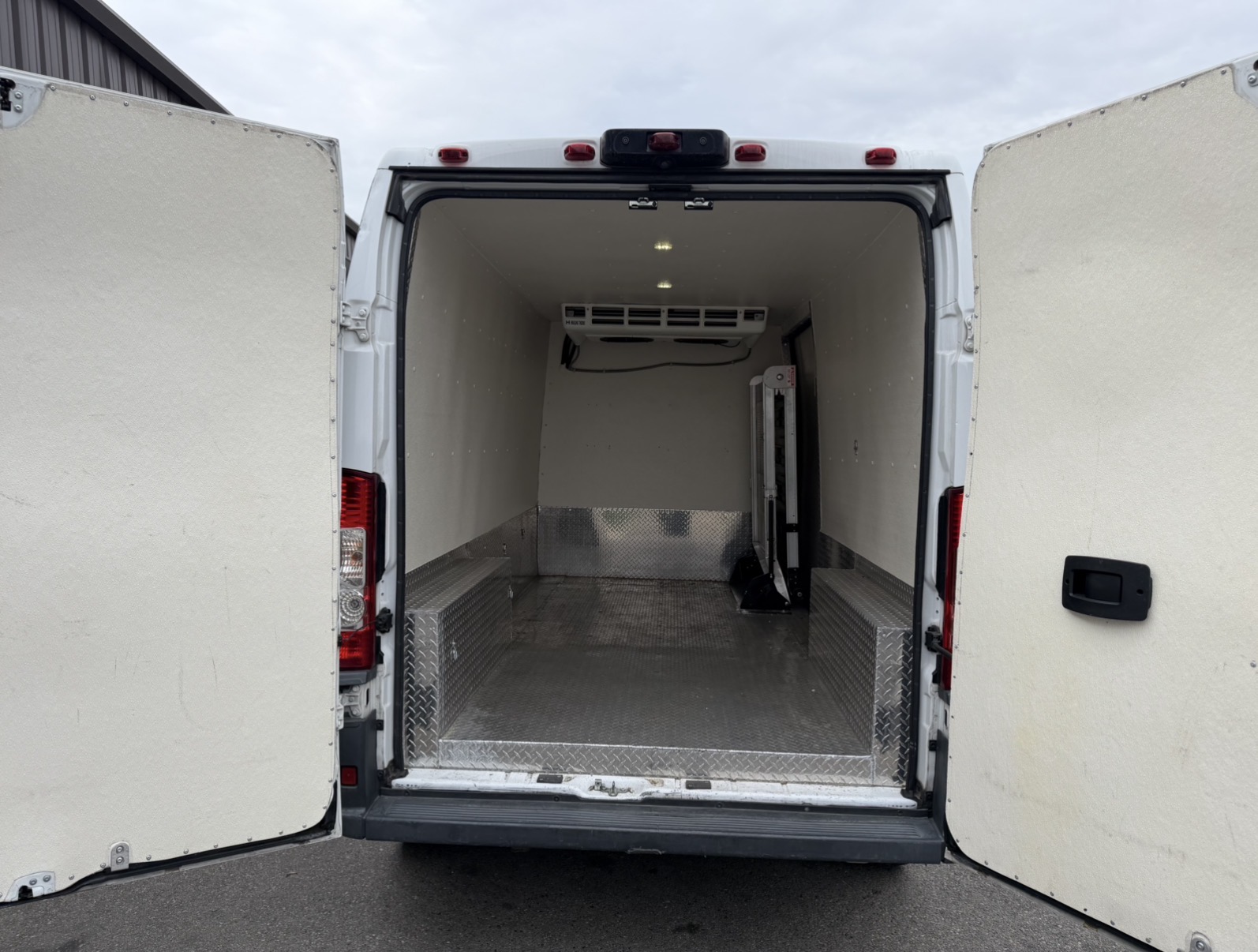 Used 2018 RAM ProMaster 2500 FWD image 13