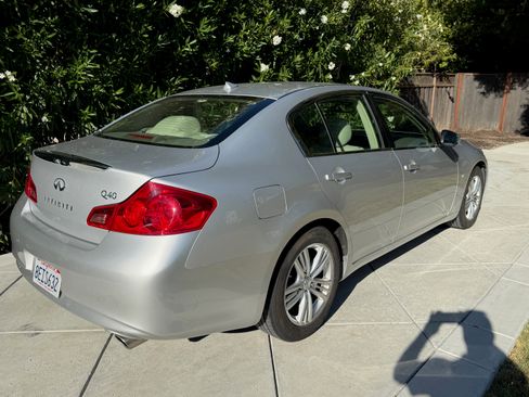 Used 2015 INFINITI Q40 w/ Navigation Package RWD image 8