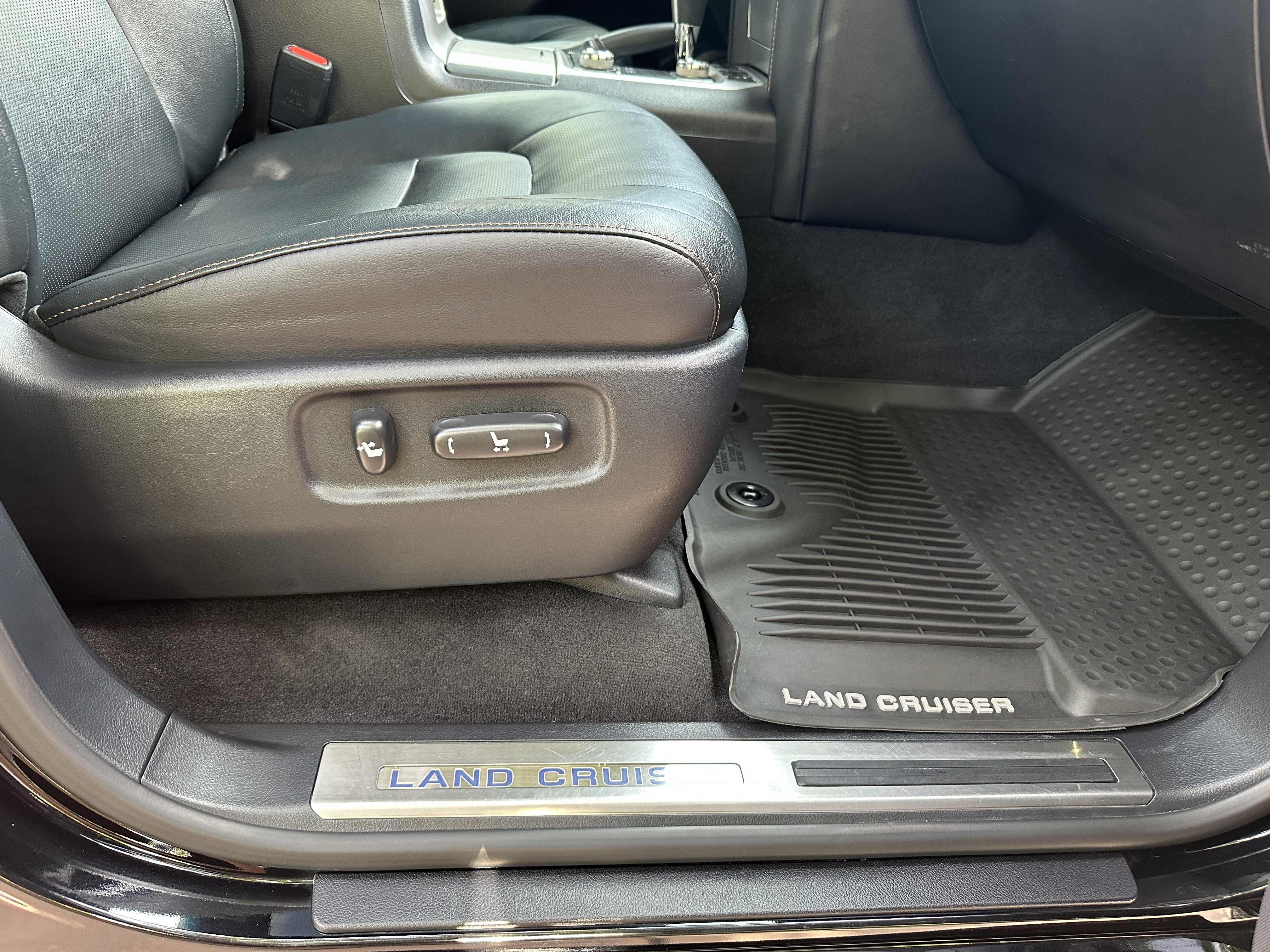 Used 2021 Toyota Land Cruiser Heritage Edition AWD/4WD image 23