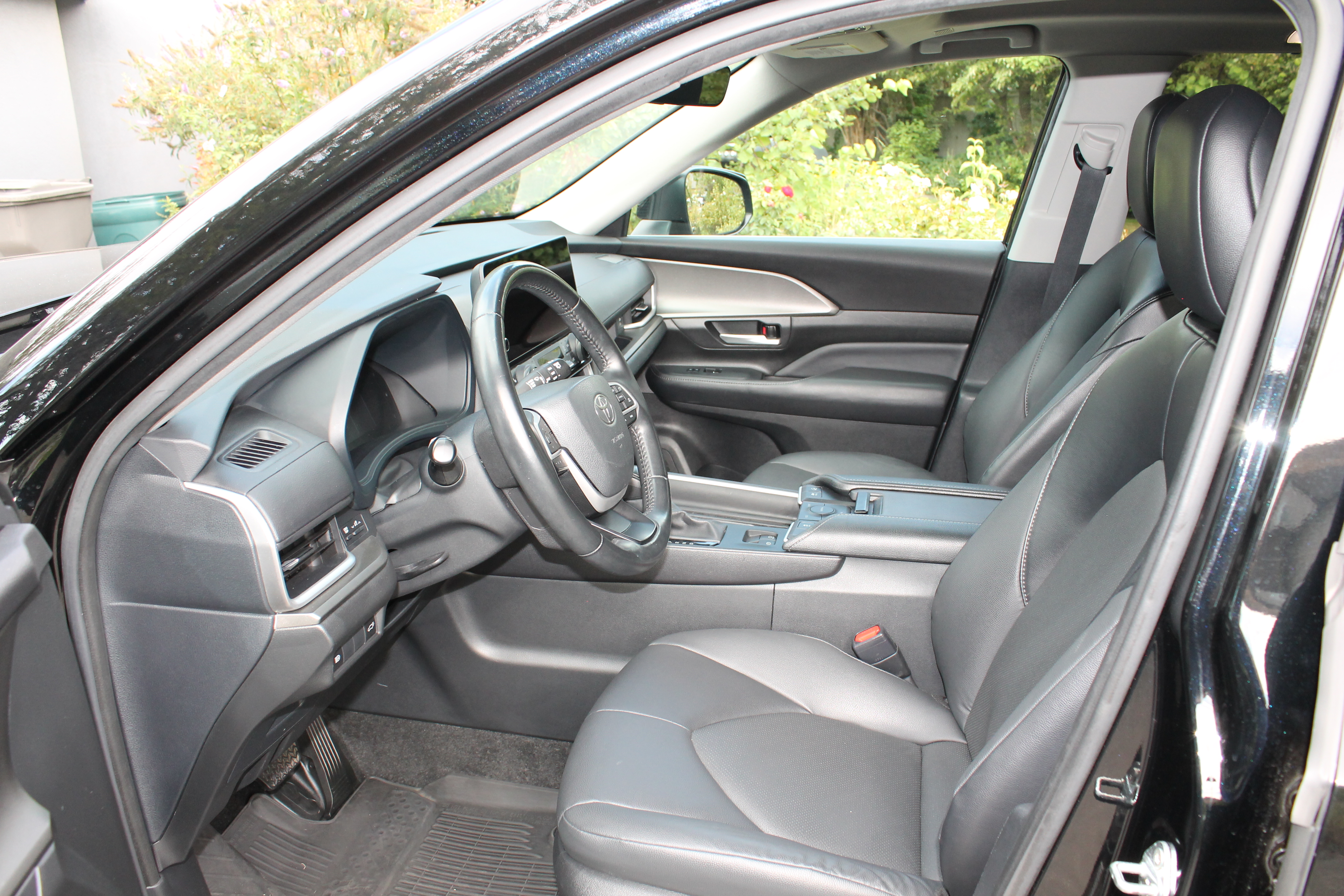 Used 2024 Toyota Grand Highlander AWD Hybrid image 6