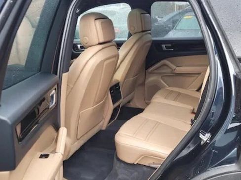 Used 2019 Porsche Cayenne image 13