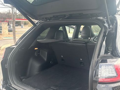 Used 2019 Jeep Cherokee High Altitude image 11