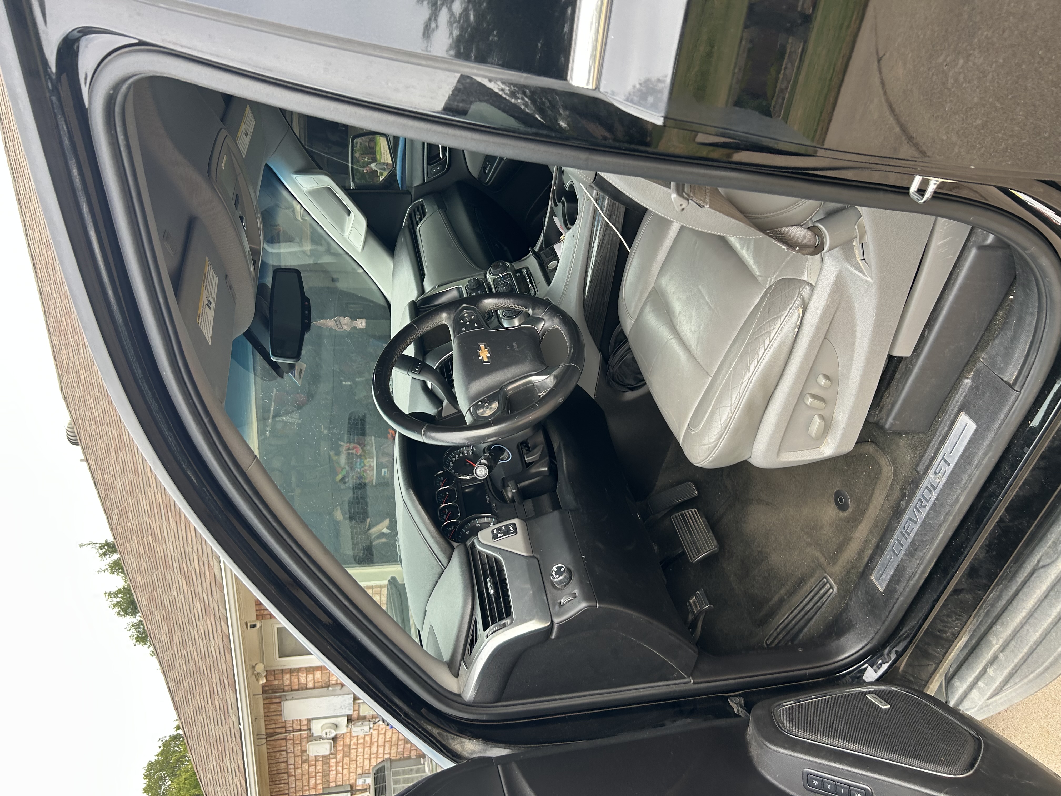 Used 2016 Chevrolet Suburban LT RWD image 9