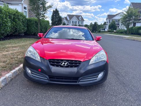 Used 2010 Hyundai Genesis 3.8 RWD image 11