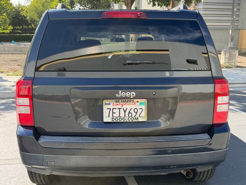 Used 2014 Jeep Patriot Sport FWD image 8