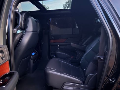 Used 2022 Lincoln Navigator L Reserve image 13