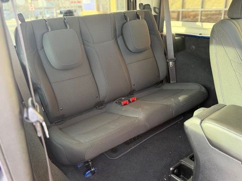 Used 2018 Jeep Wrangler Sport image 11